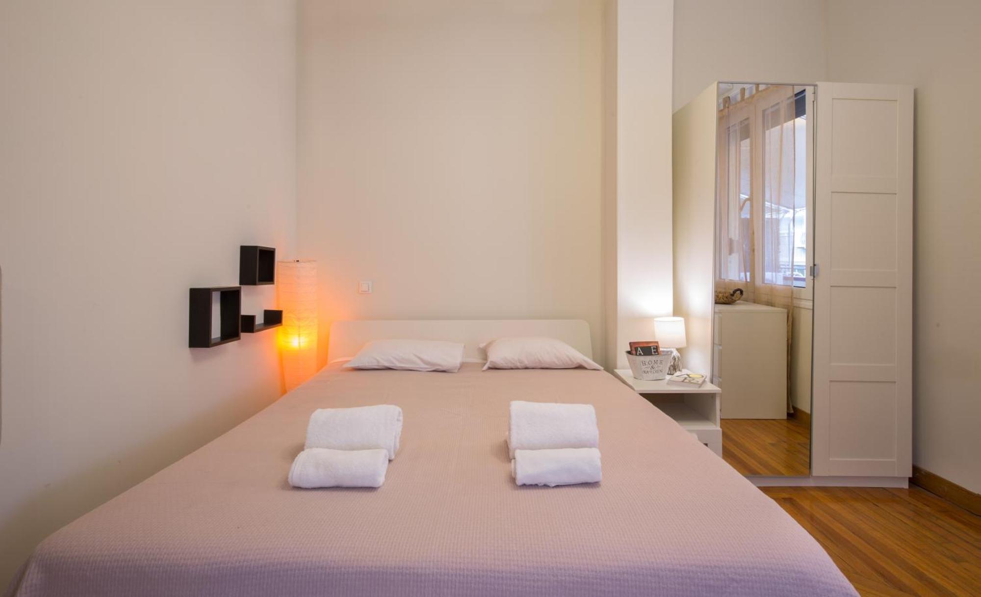 Downtown Quiet Apartment On A Pedestrian Street Athènes Extérieur photo